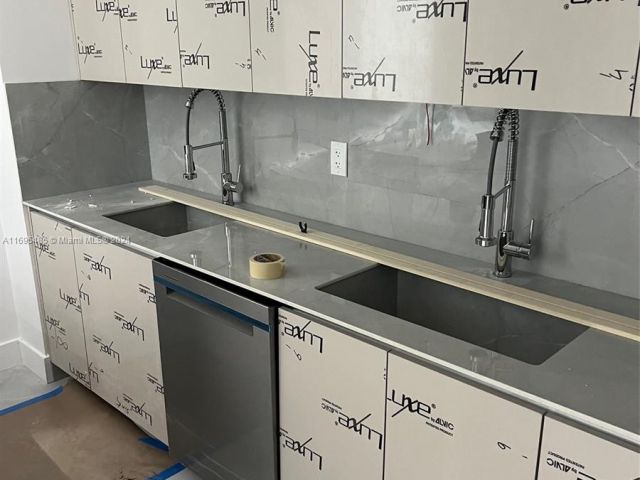 Apartment for sale  Unit #15P- Newly Renovated - photo 5578172