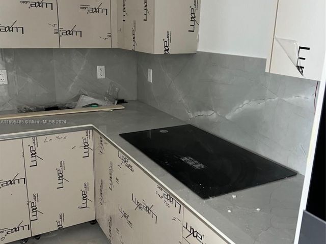 Apartment for sale  Unit #15P- Newly Renovated - photo 7506953