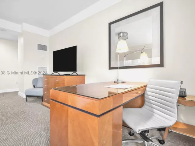 2-bedroom condo for rent in Miami - 1435 Brickell Ave 3012 - MondialRealty