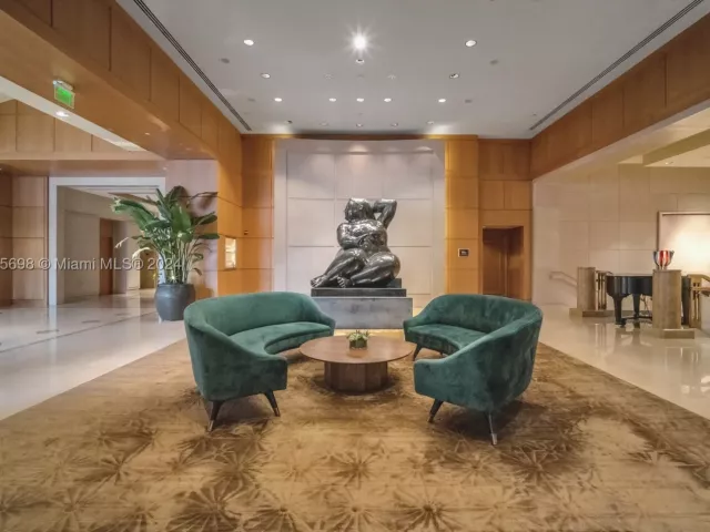 2-bedroom condo for rent in Miami - 1435 Brickell Ave 3012 - MondialRealty