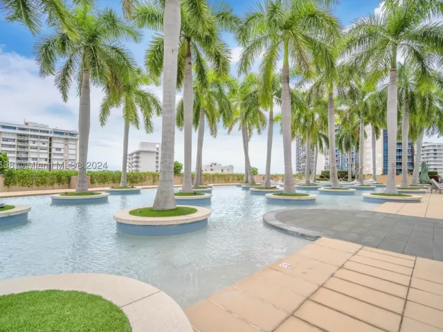 2-bedroom condo for rent in Miami - 1435 Brickell Ave 3012 - MondialRealty