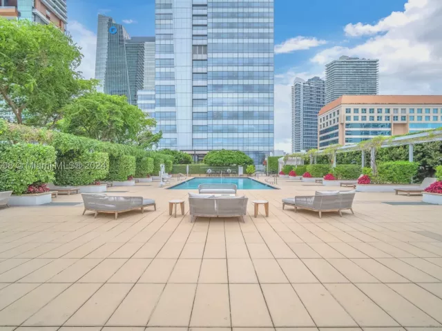 2-bedroom condo for rent in Miami - 1435 Brickell Ave 3012 - MondialRealty