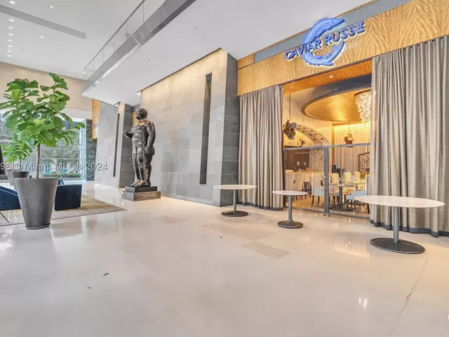 2-bedroom condo for rent in Miami - 1435 Brickell Ave 3012 - MondialRealty