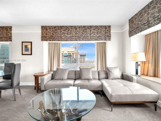 Apartment for rent  Unit #3012 - photo 5613242