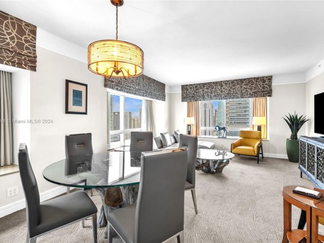 Apartment for rent  Unit #3012 - photo 5613245