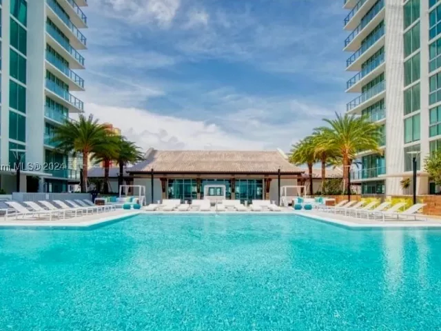 3-bedroom condo for sale in Sunny Isles Beach - 330 Sunny Isles Blvd 5-603 - MondialRealty