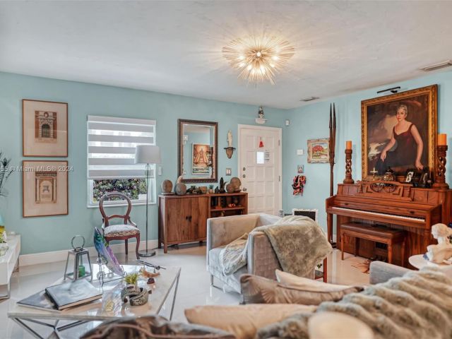 Home for sale at 1900 SW 21st Ave - photo 6204685