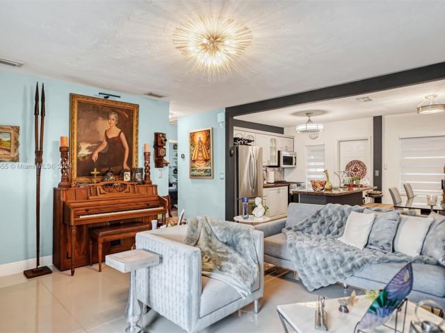 Home for sale at 1900 SW 21st Ave - photo 6204687