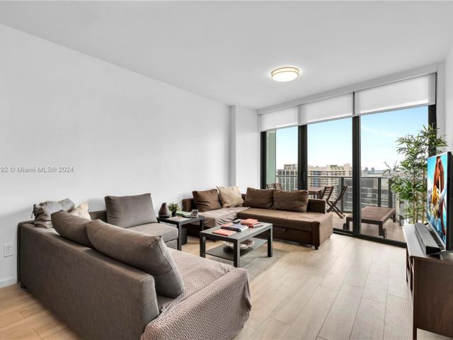 Apartment for sale  Unit #3704 - photo 5620743