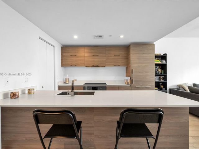 Apartment for sale  Unit #3704 - photo 5620746