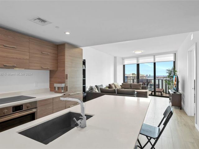 Apartment for sale  Unit #3704 - photo 5620748