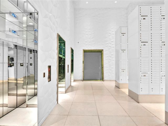 Apartment for sale  Unit #3704 - photo 5620750