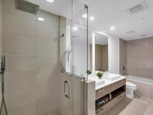 1-bedroom condo for sale in Miami - 1300 S Miami Ave 3704 - MondialRealty