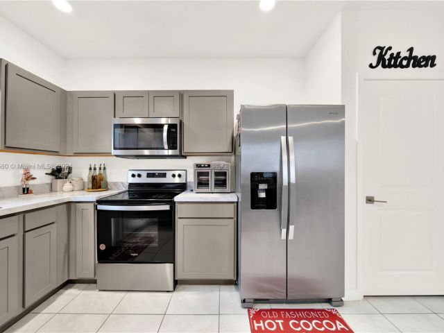 Home for sale at 1707 SE 9th Ter - photo 6135721