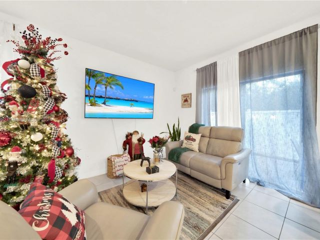 Home for sale at 1707 SE 9th Ter - photo 6135724