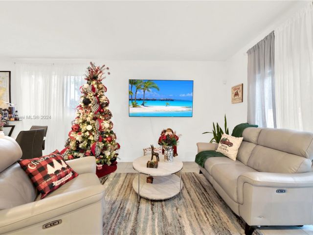 Home for sale at 1707 SE 9th Ter - photo 6135725