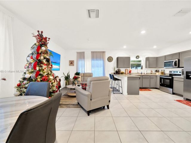 Home for sale at 1707 SE 9th Ter - photo 6135726