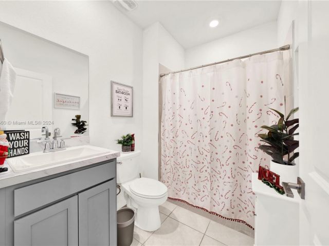 Home for sale at 1707 SE 9th Ter - photo 6135727