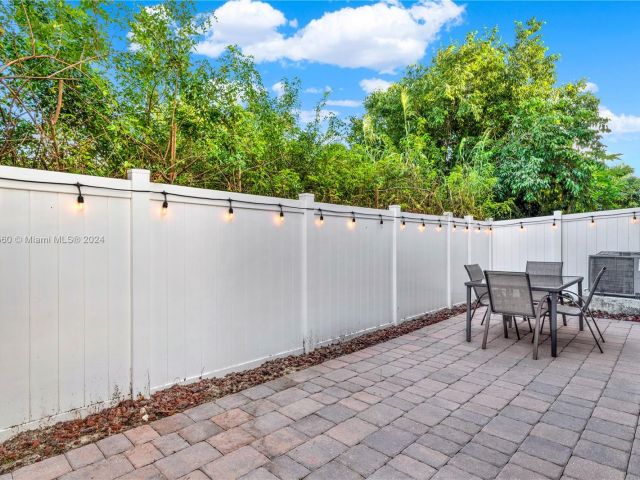 Home for sale at 1707 SE 9th Ter - photo 6135732