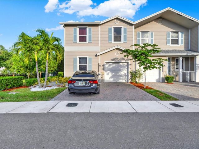 Home for sale at 1707 SE 9th Ter - photo 6135734