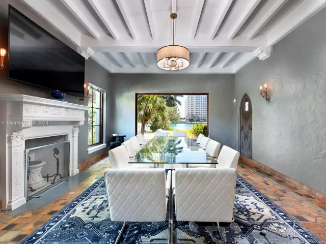 12-bedroom home for rent in Miami Beach - 4745 Pine Tree Dr - MondialRealty