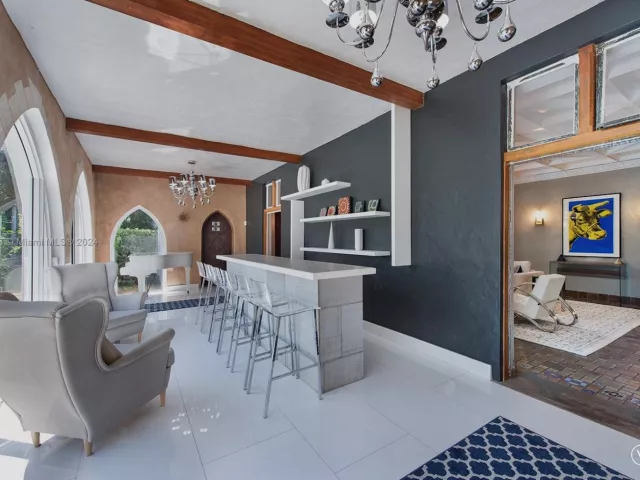12-bedroom home for rent in Miami Beach - 4745 Pine Tree Dr - MondialRealty