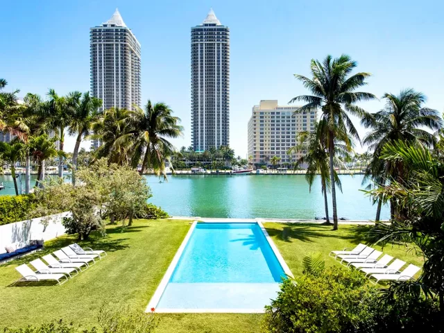 12-bedroom home for rent in Miami Beach - 4745 Pine Tree Dr - MondialRealty