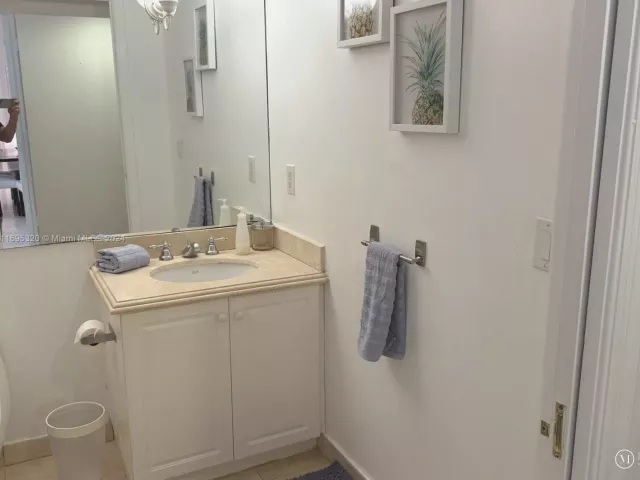 2-bedroom condo for sale in Surfside - 9559 Collins Ave S6-C - MondialRealty