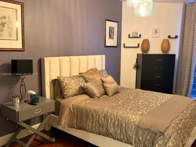 2-bedroom condo for sale in Surfside - 9559 Collins Ave S6-C - MondialRealty