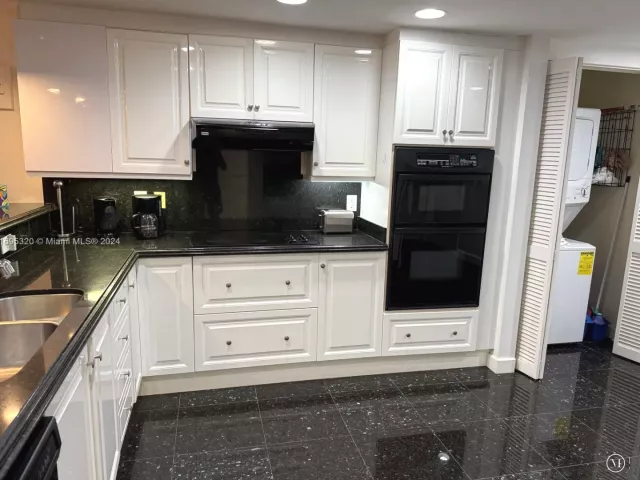 2-bedroom condo for sale in Surfside - 9559 Collins Ave S6-C - MondialRealty