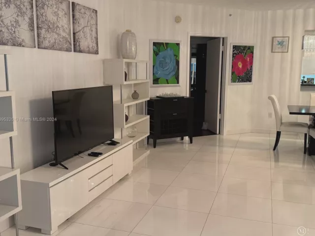 2-bedroom condo for sale in Surfside - 9559 Collins Ave S6-C - MondialRealty