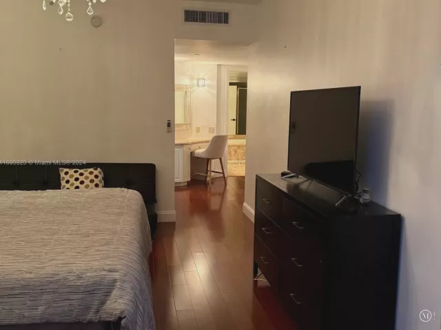 2-bedroom condo for sale in Surfside - 9559 Collins Ave S6-C - MondialRealty