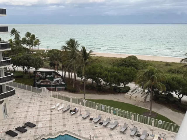 2-bedroom condo for sale in Surfside - 9559 Collins Ave S6-C - MondialRealty