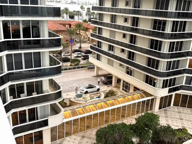 2-bedroom condo for sale in Surfside - 9559 Collins Ave S6-C - MondialRealty