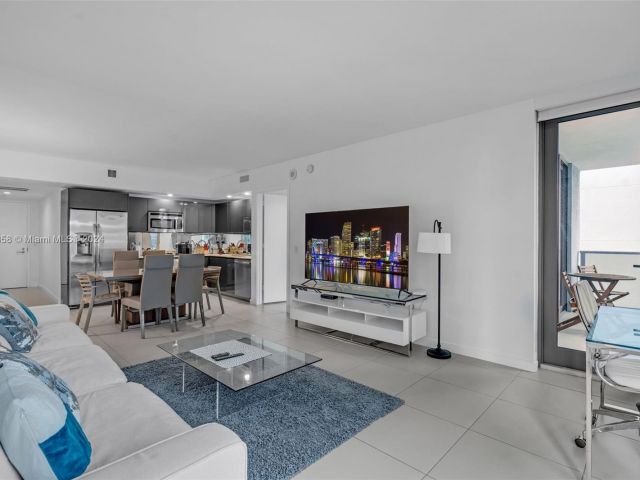 Apartment for rent  Unit #1907 - photo 5619303