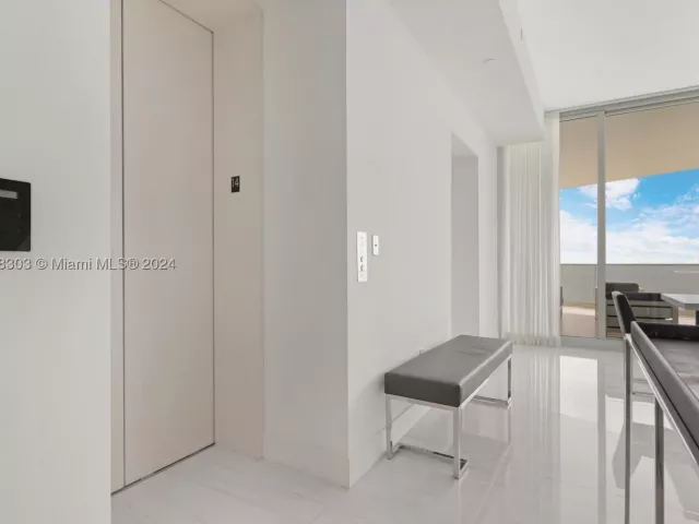 2-bedroom condo for sale in Sunny Isles Beach - 16901 Collins Ave 1402 - MondialRealty
