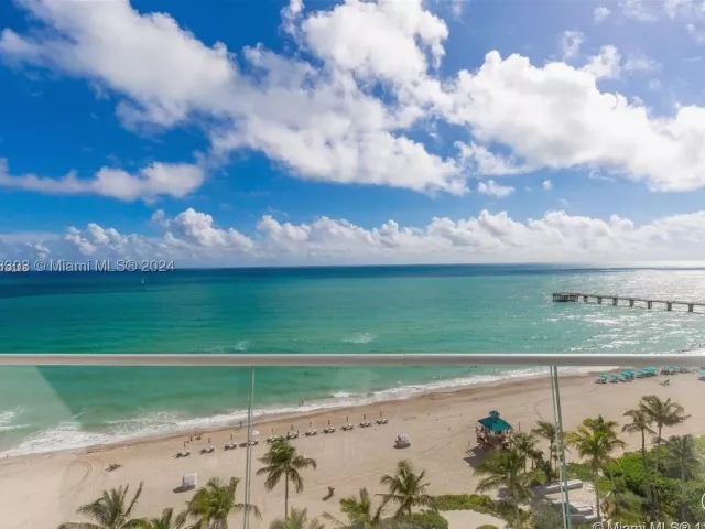 2-bedroom condo for sale in Sunny Isles Beach - 16901 Collins Ave 1402 - MondialRealty