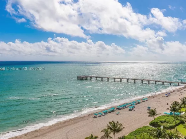 2-bedroom condo for sale in Sunny Isles Beach - 16901 Collins Ave 1402 - MondialRealty