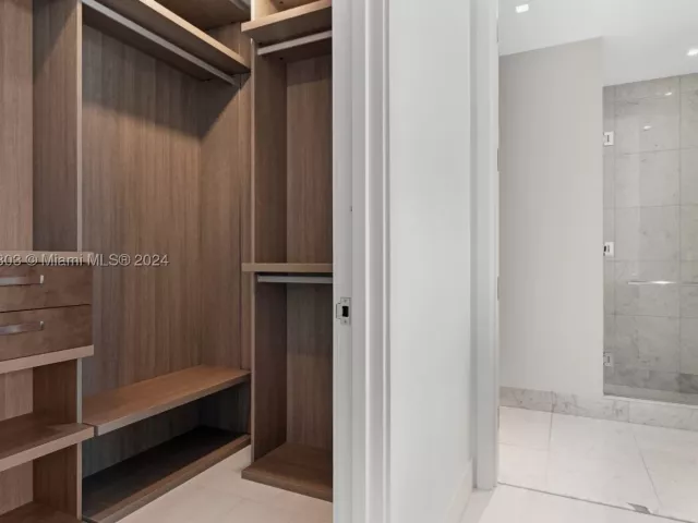 2-bedroom condo for sale in Sunny Isles Beach - 16901 Collins Ave 1402 - MondialRealty
