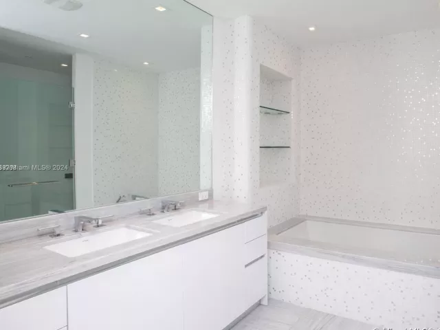 Apartment for sale  Unit #1402 - photo 5671401