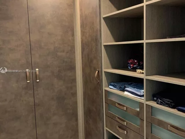 Apartment for sale  Unit #1402 - photo 5671404