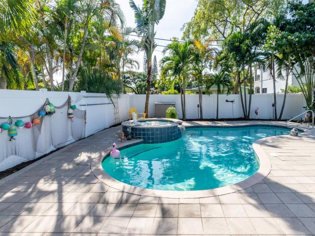 Home for sale at 832 NE 16th Pl - photo 5762078