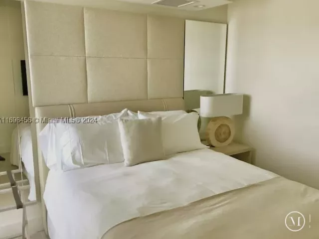 2-bedroom condo for rent in Miami Beach - 102 24th St 1421 - MondialRealty