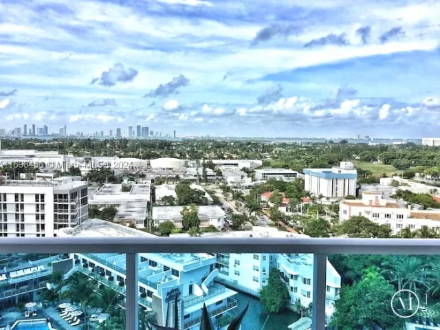 2-bedroom condo for rent in Miami Beach - 102 24th St 1421 - MondialRealty