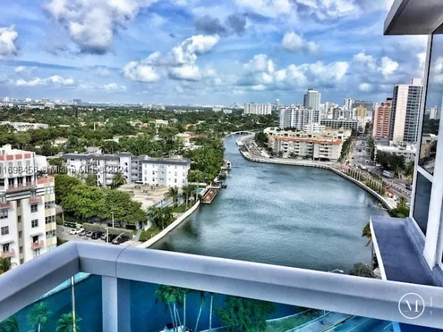 2-bedroom condo for rent in Miami Beach - 102 24th St 1421 - MondialRealty