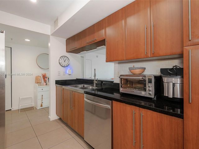 Apartment for sale  Unit #509S - photo 7428018