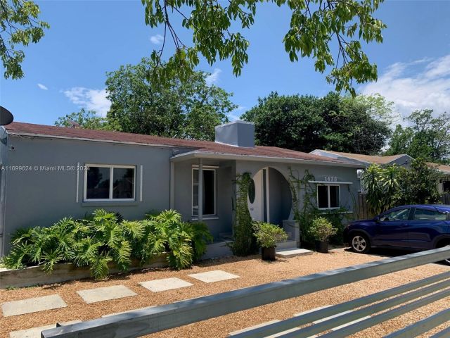 Home for sale at 1438 NW 27th St - photo 5969288