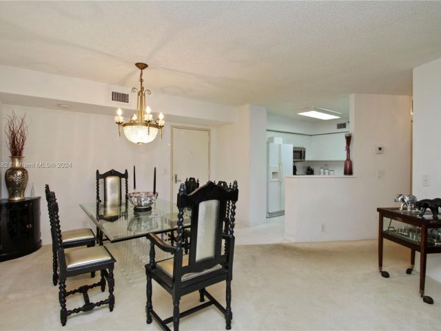 2-bedroom condo for sale in Aventura - 3400 NE 192nd St 307 - MondialRealty