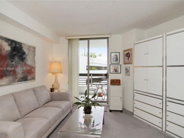 2-bedroom condo for sale in Aventura - 3400 NE 192nd St 307 - MondialRealty