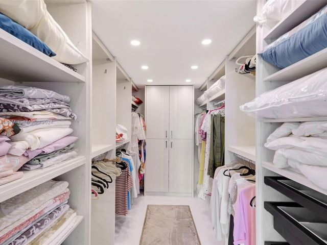 Apartment for sale  Unit #5O/complete renovated - photo 5578127